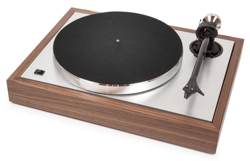 Pro-Ject The Classic DC Turntable Walnut With 2M Silver Cartridge